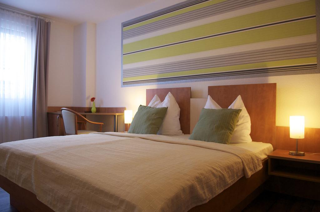 Hotel Vier Löwen Traben-Trarbach Rum bild